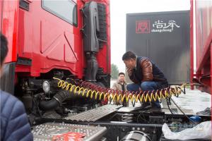 江鈴重卡威龍巡回車展走進九省通衢之武漢