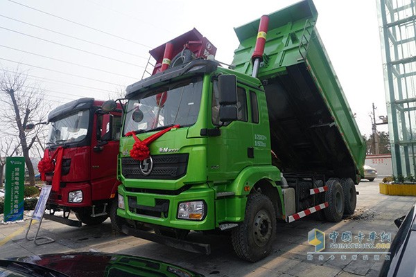 陜汽德龍新M3000自卸車(chē)