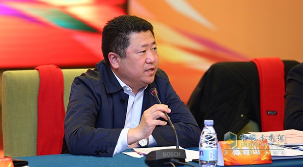 福田汽車集團副總經(jīng)理、福田商用汽車集團常務副總裁、福田輕型商用車事業(yè)部總裁陳青山先生答記者問  