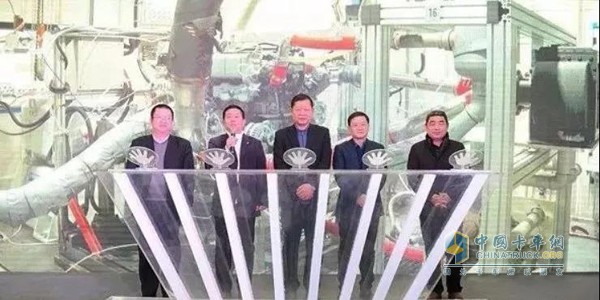 2018年2月1日，東風(fēng)商用車DDi13發(fā)動機點火儀式現(xiàn)場
