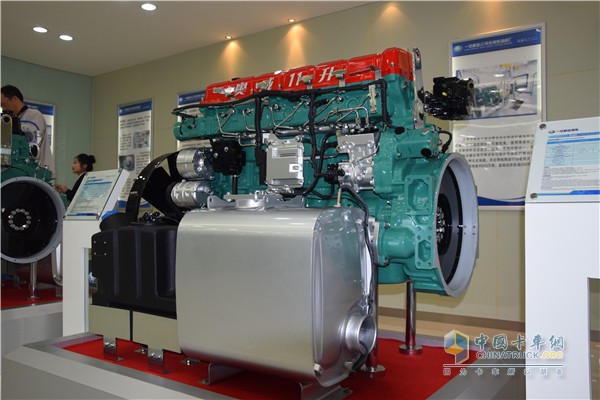 奧威11L發(fā)動機(jī)展示