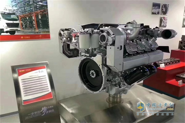 中國重汽V8發(fā)動(dòng)機(jī)