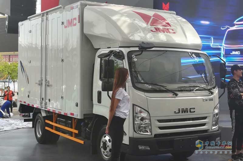2018第十五屆北京車展第一天，商用車四大展臺精彩好車
