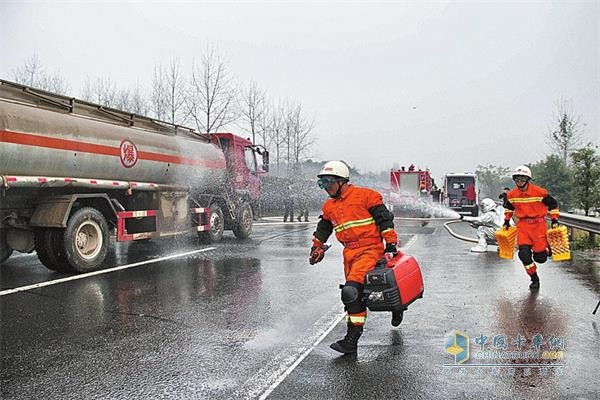 山東省實施高速公路車輛救援清障服務新的收費標準