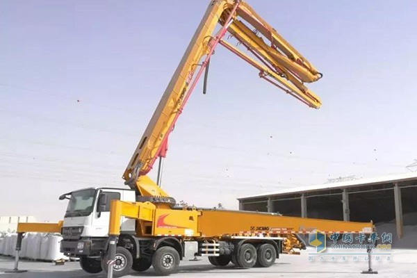 徐工HB56K泵車(chē)亮相迪拜