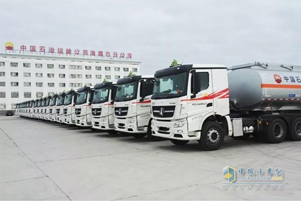 中標(biāo)中石油運(yùn)輸公司的北奔V3ET危險(xiǎn)品牽引車(chē)