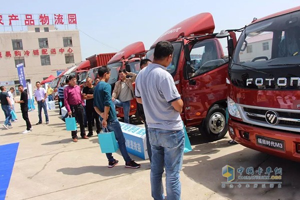福田時(shí)代福田時(shí)代為用戶提供協(xié)助上牌、免費(fèi)送車、維修及保養(yǎng)等服務(wù)