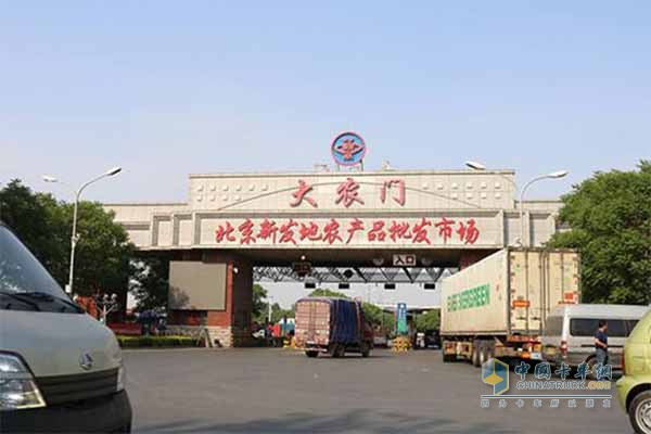 市場(chǎng)里能見到的大運(yùn)重卡越來越多