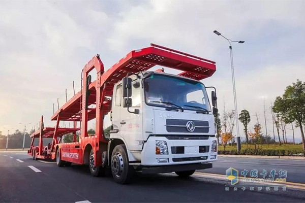 東風(fēng)天錦中置軸轎運(yùn)車(chē)