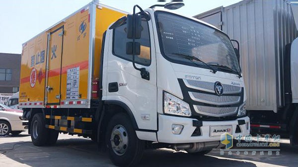 搭載專用底盤的歐馬可S3超級輕卡?；愤\(yùn)輸車