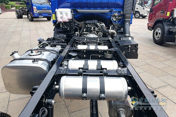 帥鈴全能物流版850mm超寬車架，行駛更穩(wěn)定