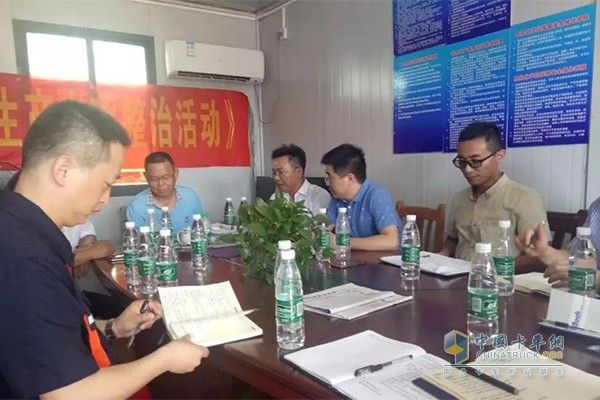 新昊物流董事長(zhǎng)梁戈郎表示一直堅(jiān)持用國(guó)產(chǎn)品牌，并將增購(gòu)聯(lián)合卡車