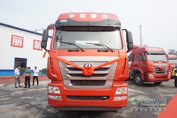 豪瀚J7G天然氣牽引車