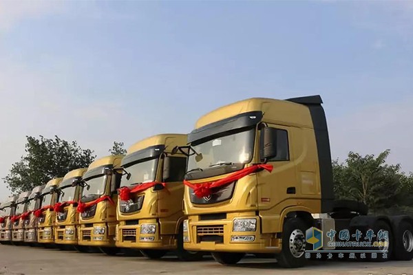 東風(fēng)天龍啟航危化品運(yùn)輸車