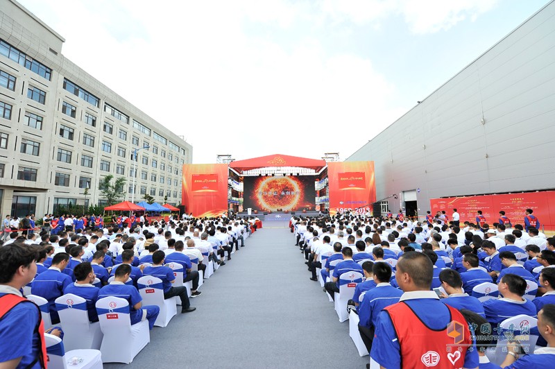 一汽解放青汽公司建廠五十周年迎來(lái)第150萬(wàn)輛卡車(chē)下線