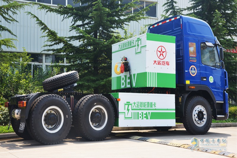 大運(yùn)E8重卡純電動 6×4 牽引車