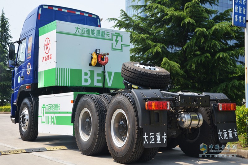 大運(yùn)E8重卡純電動 6×4 牽引車