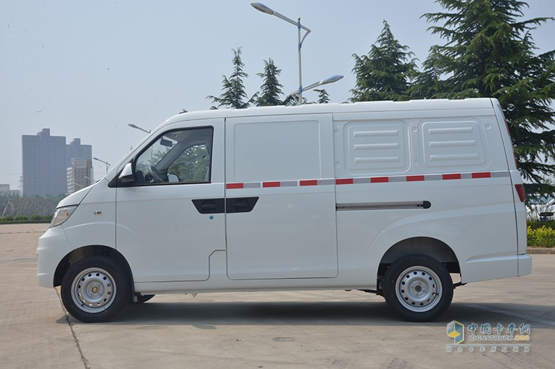 大運(yùn) EK1 82馬力 純電動(dòng)廂式貨車 