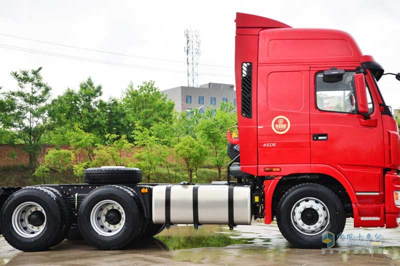 大運(yùn)重卡 N9H系列 6×2 430馬力 牽引車