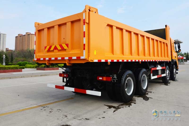 大運(yùn)重卡 N8V系列 8×4 350馬力 工程自卸車