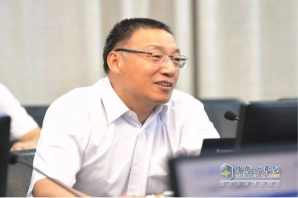 一汽解放發(fā)動機事業(yè)部黨委書記、總經(jīng)理錢恒榮