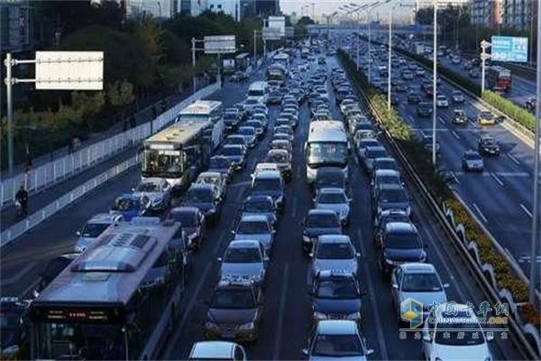 智能道路將對車輛違章進行感應(yīng)