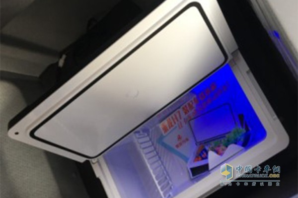 選配車載冰箱，夏天不用停車買冷飲