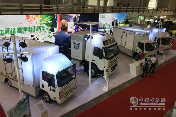 大運汽車攜?四款純電動產(chǎn)品強(qiáng)勢參展