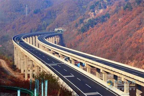 計(jì)劃于2018年內(nèi)再建成通車6個項(xiàng)目551公里高速公路