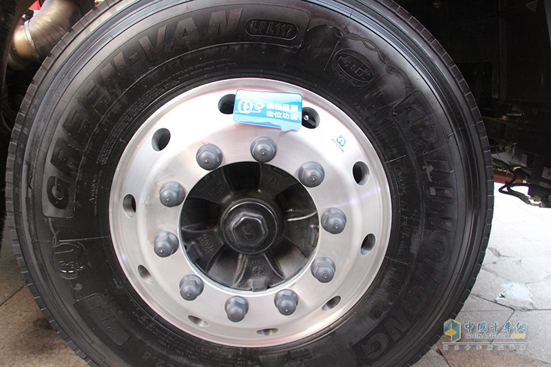 陜汽重卡 德龍X3000 青春版 550馬力 6×4 牽引車 