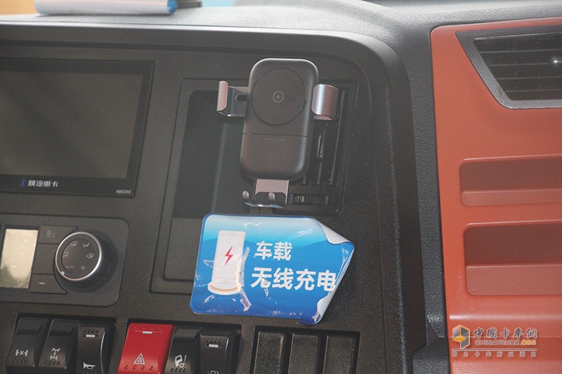 陜汽重卡 德龍X3000 青春版 550馬力 6×4 牽引車 