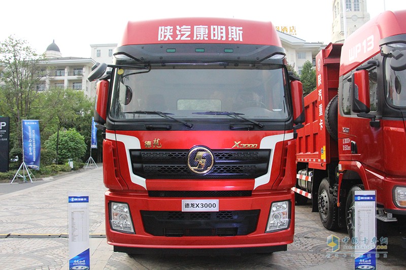 陜汽重卡 德龍X3000 青春版 600馬力 6×4 牽引車(chē)