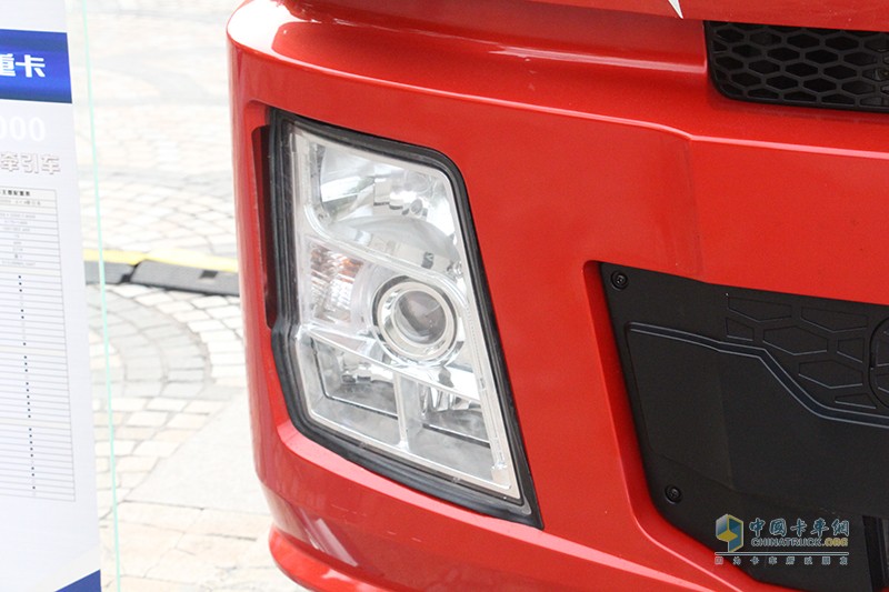 陜汽重卡 德龍X3000 青春版 600馬力 6×4 牽引車(chē)