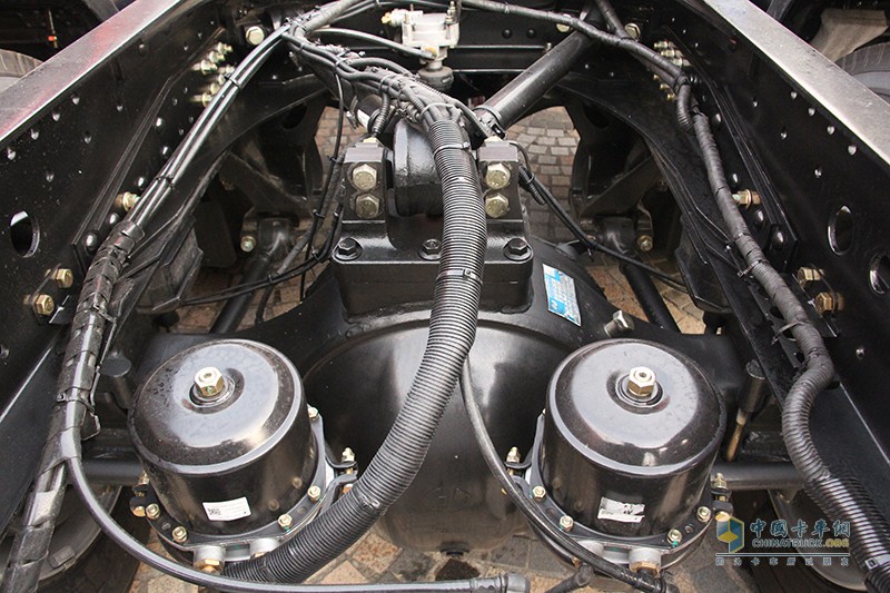 陜汽重卡 德龍X3000 青春版 600馬力 6×4 牽引車(chē)