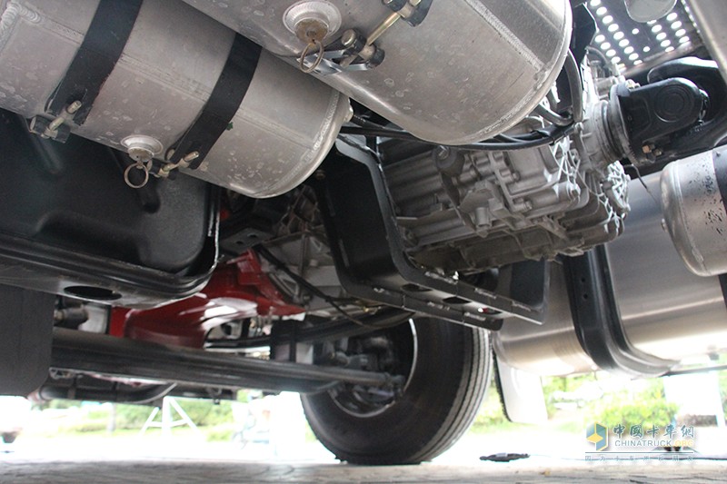 陜汽重卡 德龍X3000 青春版 600馬力 6×4 牽引車(chē)