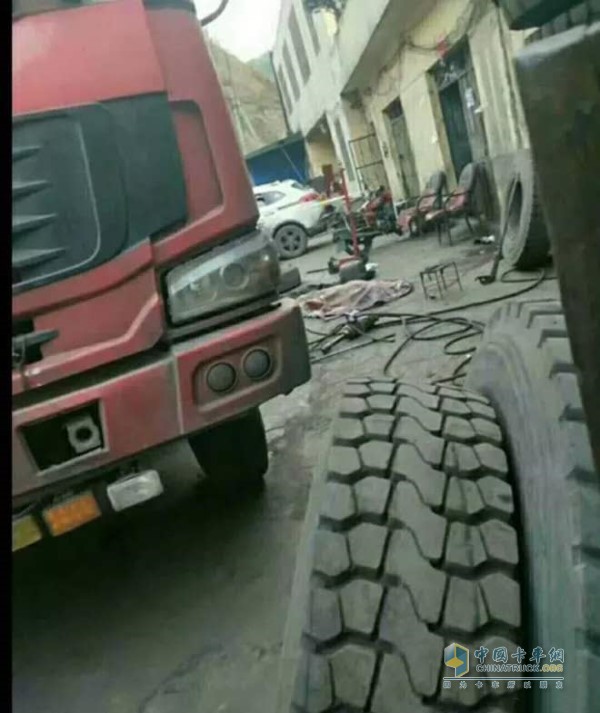 卡車(chē)輪胎