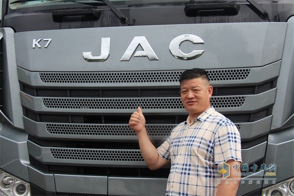 丁甲師傅與格爾發(fā)K7牽引車(chē)
