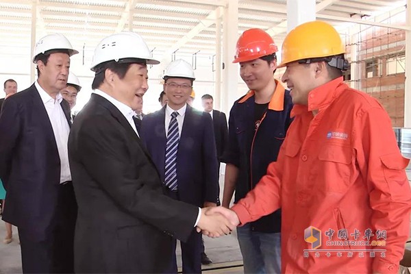 譚旭光董事長到明斯克中白巨石工業(yè)園視察項目
