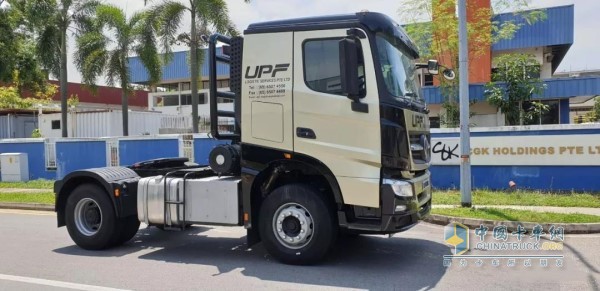 北奔重卡500馬力發(fā)動機(jī)的 4×2 牽引車