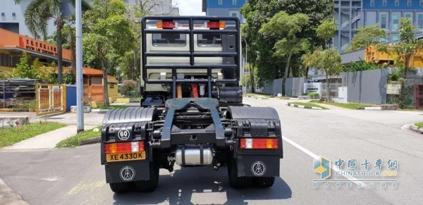 北奔重卡500馬力發(fā)動機(jī)的 4×2 牽引車