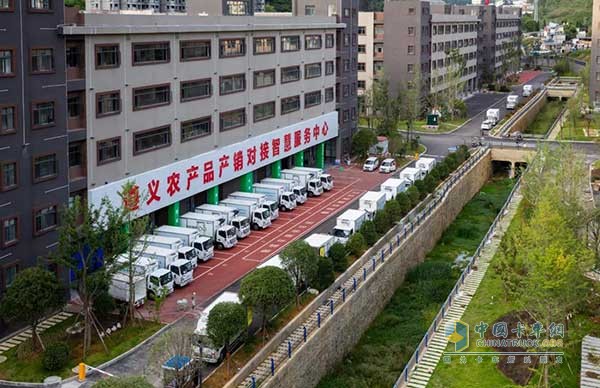 遵義菜籃子工程中擔(dān)任運(yùn)輸任務(wù)的慶鈴輕卡