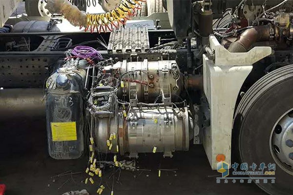 每天各種傳感器檢測，保障X12發(fā)動機(jī)排放處理系統(tǒng)可靠運(yùn)轉(zhuǎn)