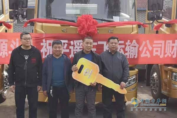 10臺天然氣漢馬H7交付現(xiàn)場