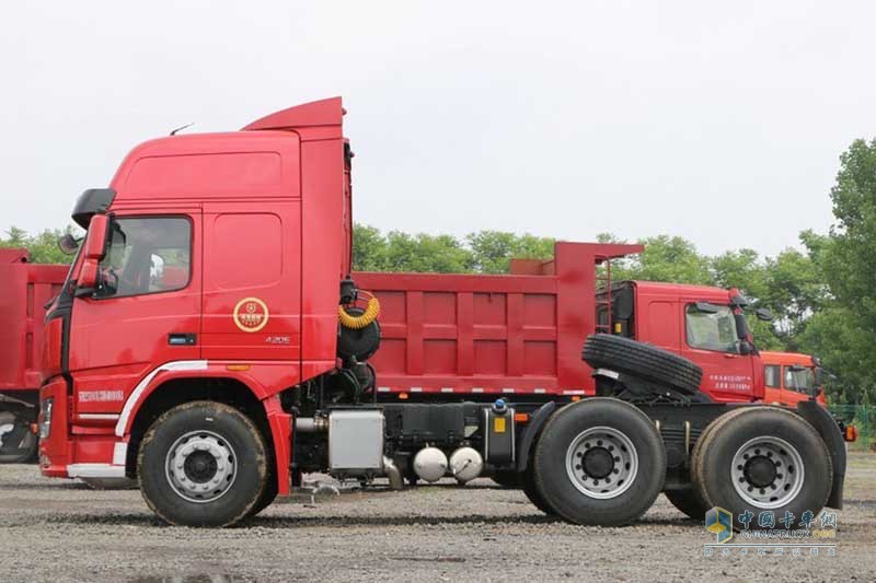 大運 新N8V重卡 430馬力 6X4 LNG牽引車 