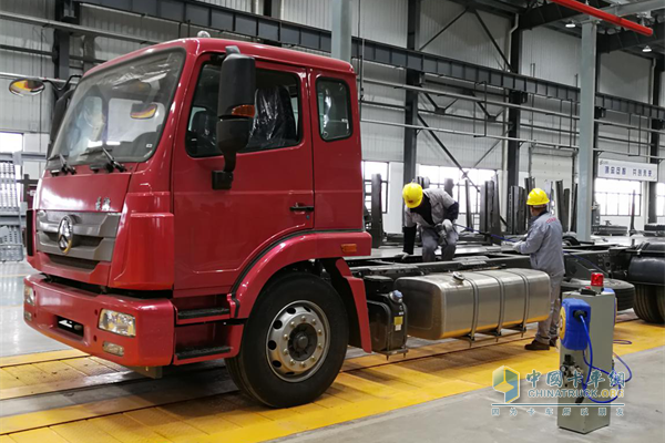 長久中置軸轎運(yùn)車