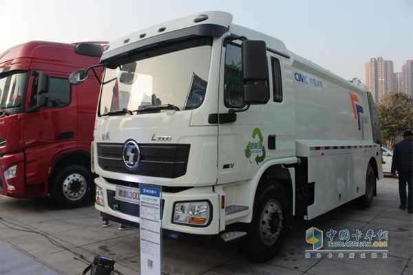 德龍L3000純電動(dòng)環(huán)衛(wèi)車(chē)