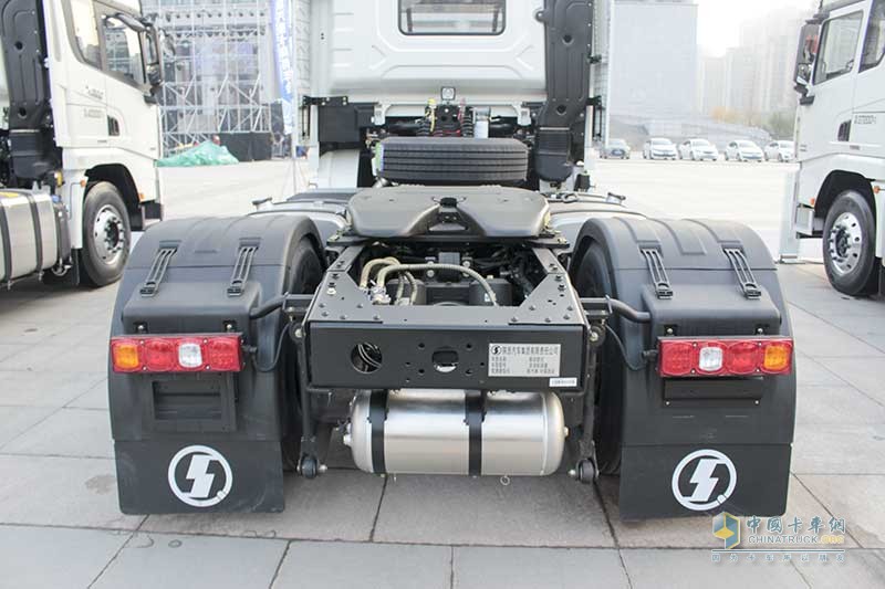 陜汽康明斯 德龍X3000 輕量化版 440馬力 4X2牽引車(chē)