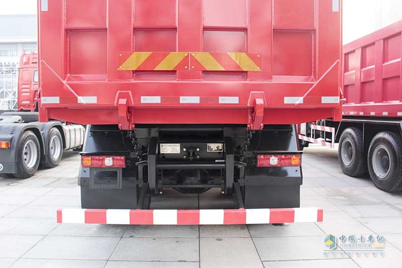 陜汽重卡 德龍X3000 550馬力 8X4 7.6米自卸車 