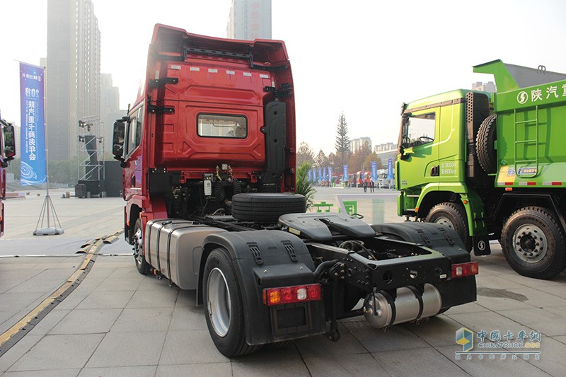 陜汽重卡 德龍X3000 580馬力 4X2 牽引車