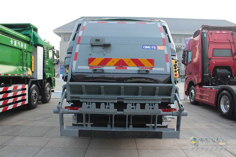 陜汽重卡 德龍L300 4×2 純電動(dòng)環(huán)衛(wèi)車